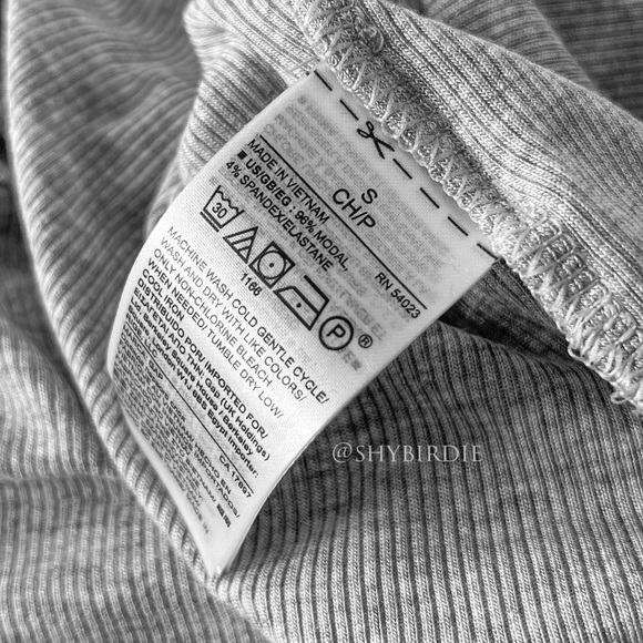 NWT GAP Slim Fit Ribbed Sleeveless Mock Neck Top - Picture 9 of 10